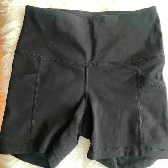 Yogalicious Lux size XS biker shorts! In great condition! - Picture 1 of 4